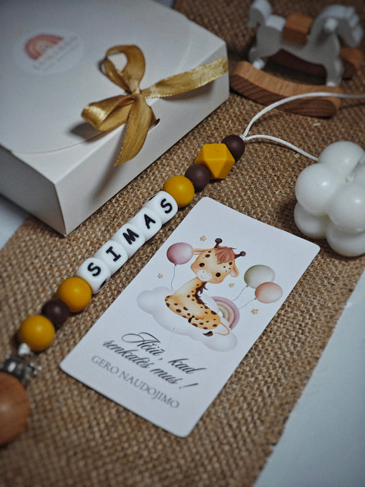 Rankų darbo personalizuotas vardinis čiulptuko laikiklis