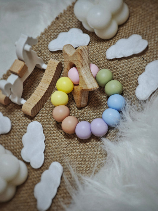 Rankų darbo silikoninis kramtukas | Pastelė