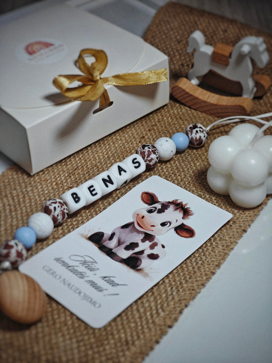 Rankų darbo personalizuotas vardinis čiulptuko laikiklis